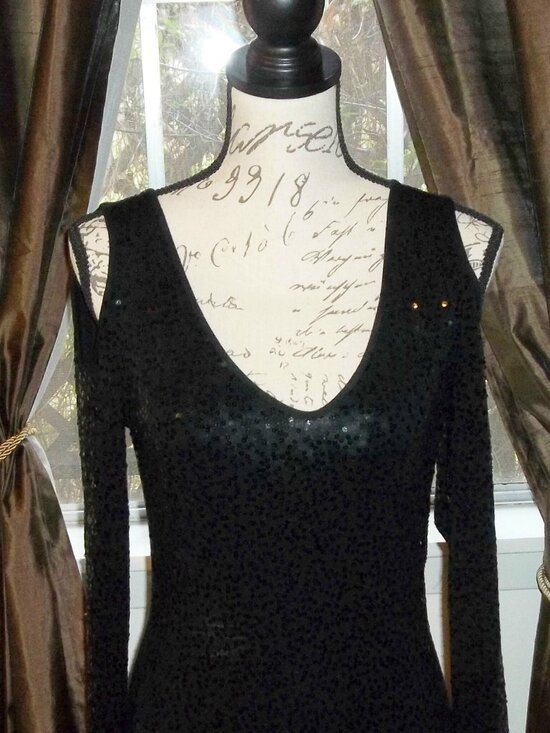 Cache Sparkle black all over sequins top Sz Medium Cold shoulder Y2K - Picture 2 of 7